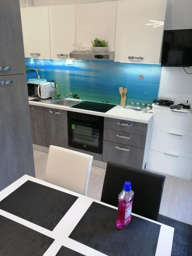 Apartment Rose By The Beach & Tennis Courts Split Extérieur photo
